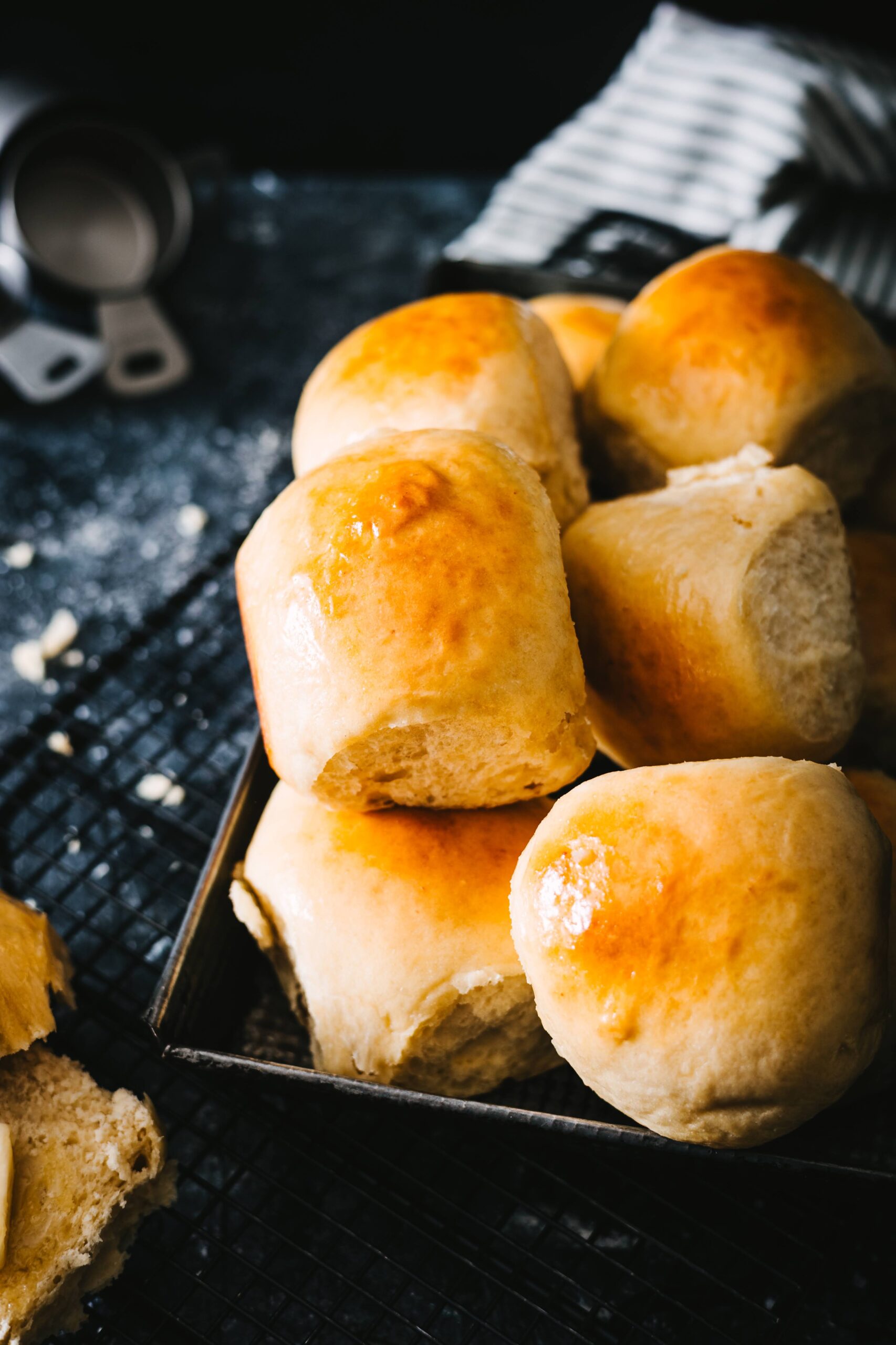Hawaiian Soft Rolls – The Carbs That Hug Back Hawaiian Soft Rolls – The Carbs That Hug Back