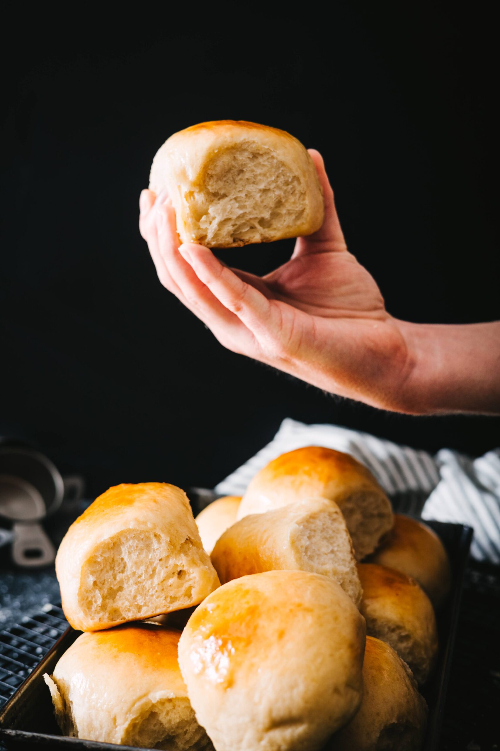 Hawaiian Soft Rolls – The Carbs That Hug Back Hawaiian Soft Rolls – The Carbs That Hug Back