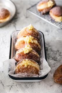 DIY Fried Cream-Filled Sugar Donuts: A Totally Reasonable Use of a Weekend DIY Fried Cream-Filled Sugar Donuts: A Totally Reasonable Use of a Weekend