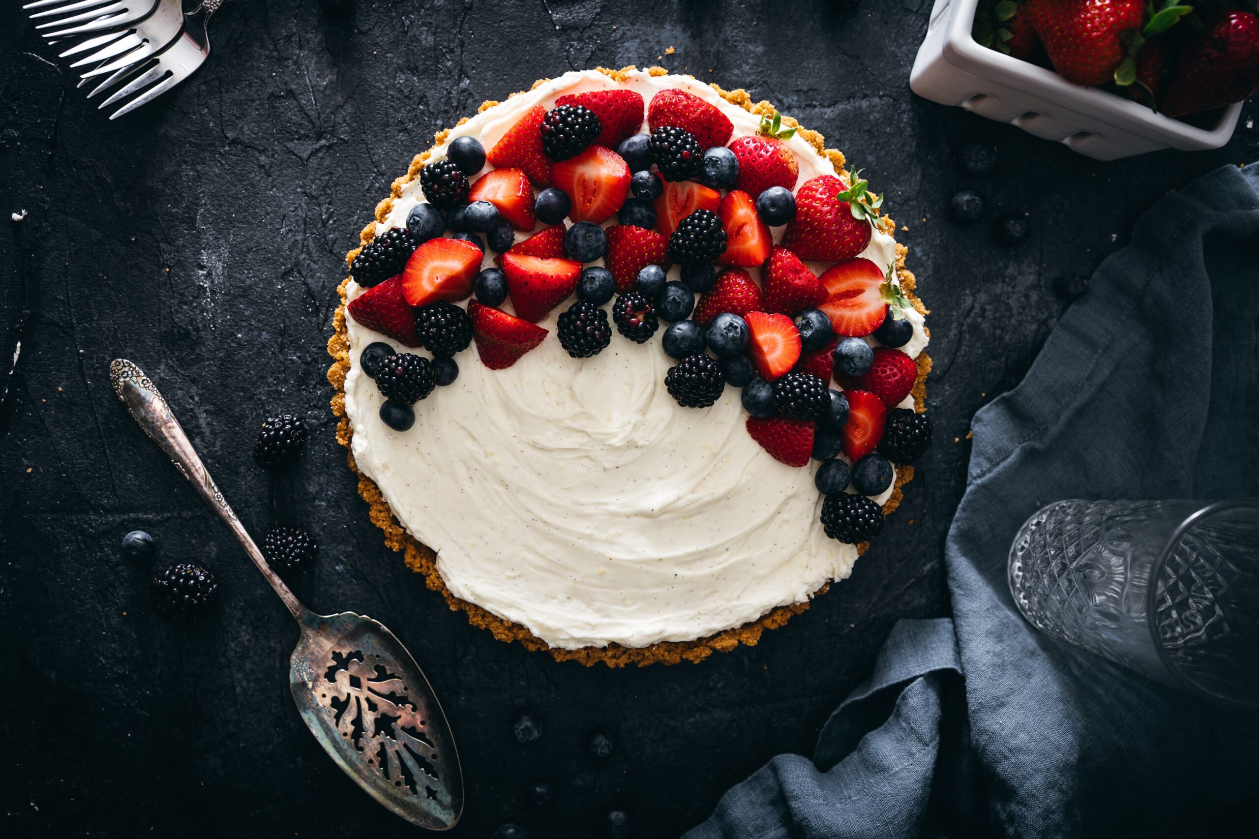 A No-Bake Fruit Tart to Keep Your Sanity Intact A No-Bake Fruit Tart to Keep Your Sanity Intact
