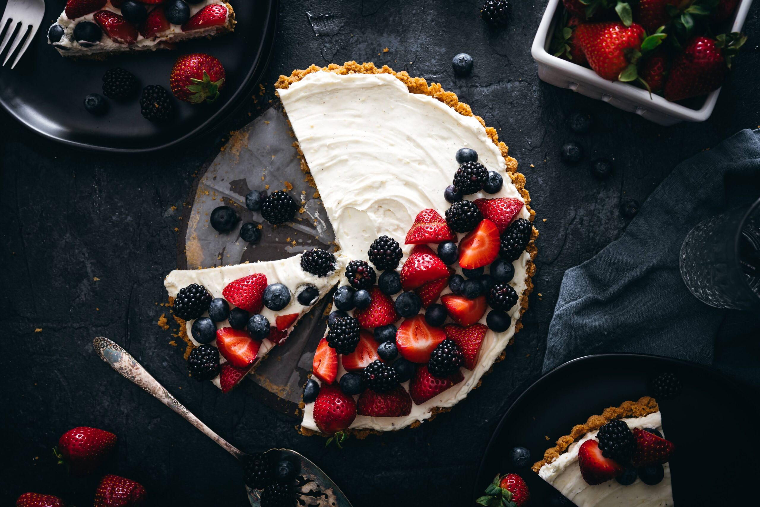 A No-Bake Fruit Tart to Keep Your Sanity Intact A No-Bake Fruit Tart to Keep Your Sanity Intact