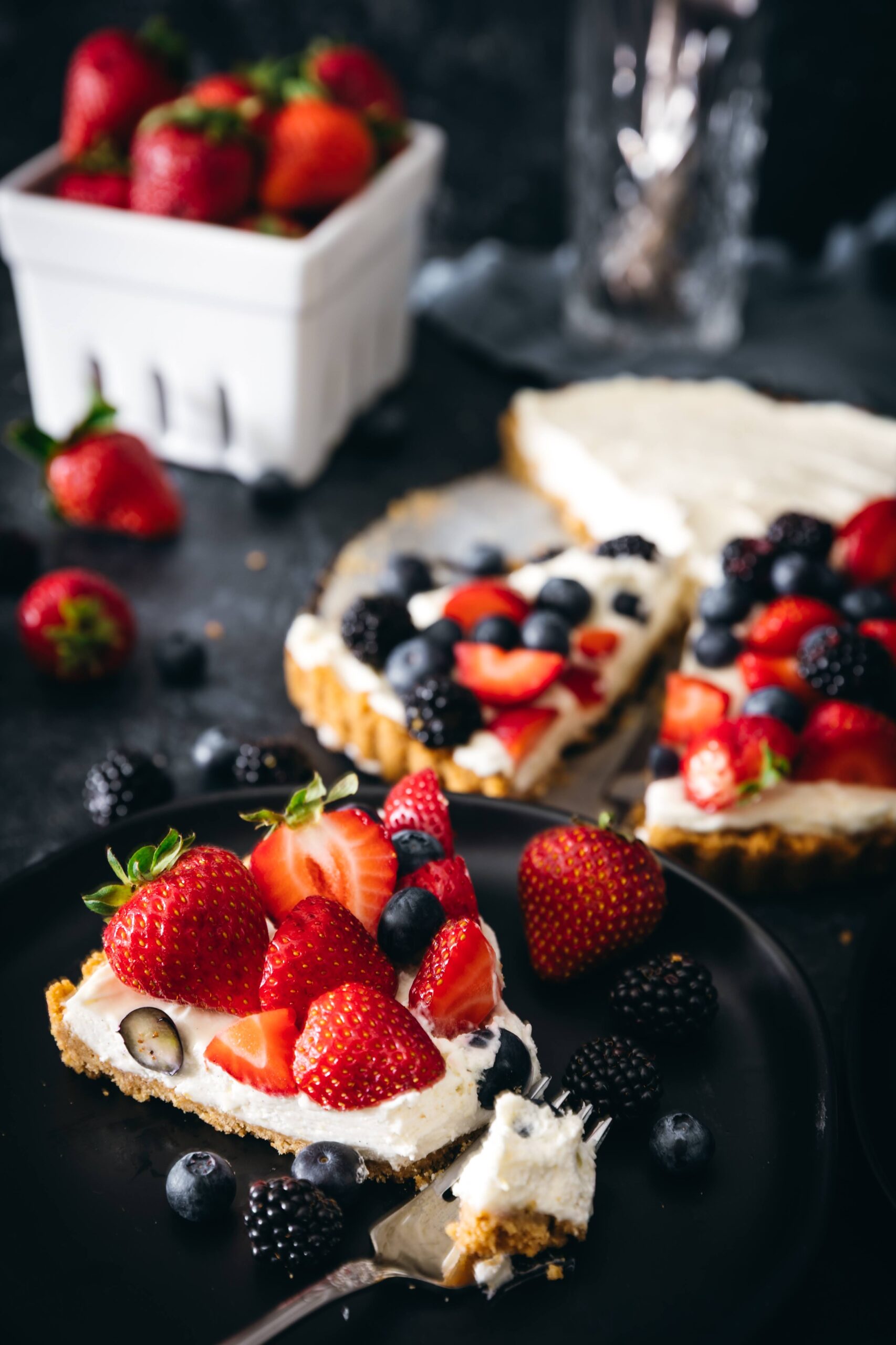 A No-Bake Fruit Tart to Keep Your Sanity Intact A No-Bake Fruit Tart to Keep Your Sanity Intact