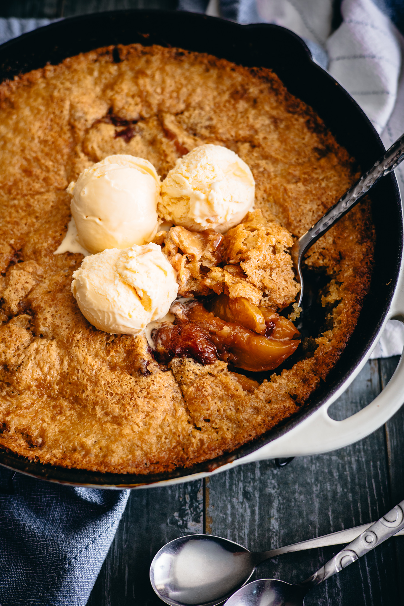 Sourdough Discard Skillet Peach Cobbler