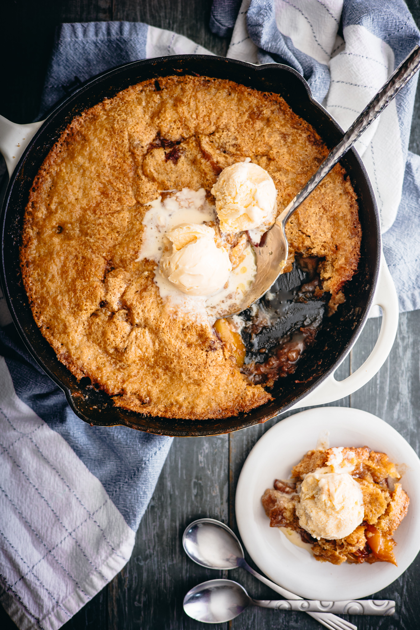 Sourdough Discard Skillet Peach Cobbler